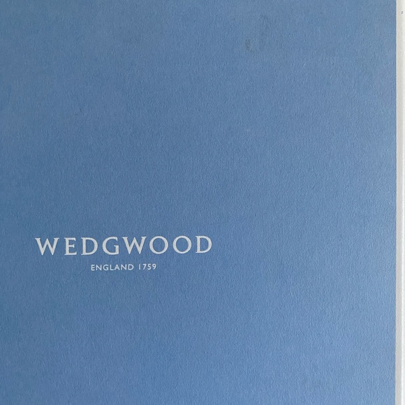 Wedgwood Wild Strawberry Tea for One NEW in Box - Picture 11 of 11